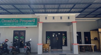 Dijual Rumah dan Kantor di Perum Griya Dadapan indah Blok L-09 Desa Dadapan - Banyuwangi  Dijual Rumah dan Kantor di Perum Griya Dadapan indah Blok L-09 Desa Dadapan - Banyuwangi  Hunian yang cocok untuk perkantoran, lokasinya yang sangat strategis. dekat dengan pusat Omahku Properti